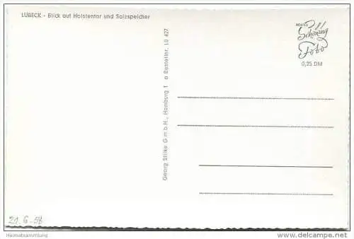 Lübeck - Blick auf Holstentor und Salzspeicher - Foto-AK 50er Jahre