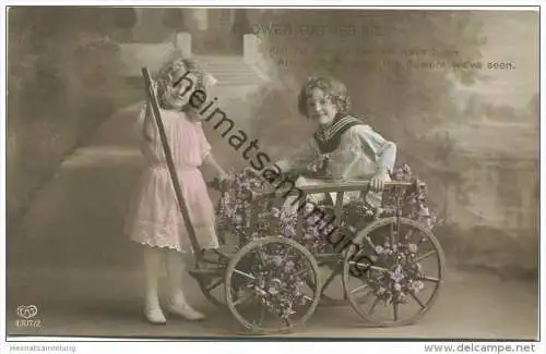 Flower gathering - Kinder mit Leiterwagen - Foto-AK - coloriert