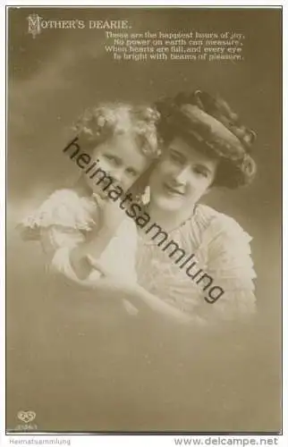 Mother&acute;s Dearie - Foto-AK