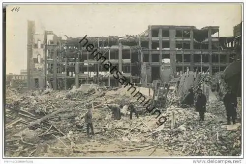Lille - l'explosion 1916 - soldats dans les ruines - Foto-AK