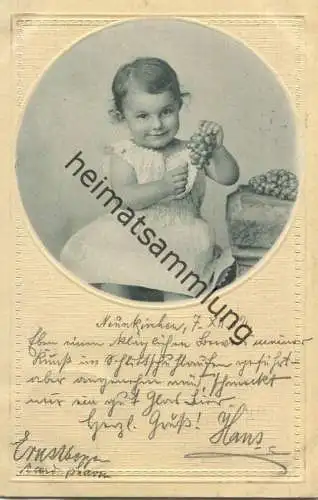 Kind und Weintrauben - gel. 1902