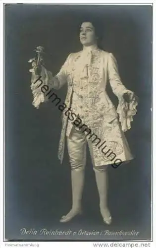 Delia Reinhardt als Octavian im Rosenkavalier - deutsche Opernsängerin (Sopran) - Foto-AK