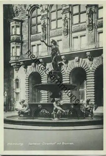Hamburg - Rathaus - Ehrenhof mit Brunnen - Ansichtskarte Grossformat - Verlag Wilhelm Flohe Hamburg