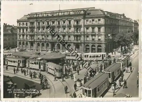 Zürich - Paradeplatz mit Schweizer Kreditanstalt - Foto-Ansichtskarte Grossformat - Verlag Wilhelm Pleyer Zürich