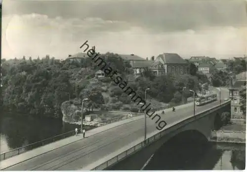 Halle-Kröllwitz - Giebichenstein Brücke - Strassenbahn - Foto-Ansichtskarte - Verlag Heldge Köthen