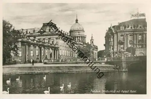 Potsdam - Stadtschloss mit Palast Hotel - Foto-AK 30er Jahre - Verlag Hans Andres Berlin