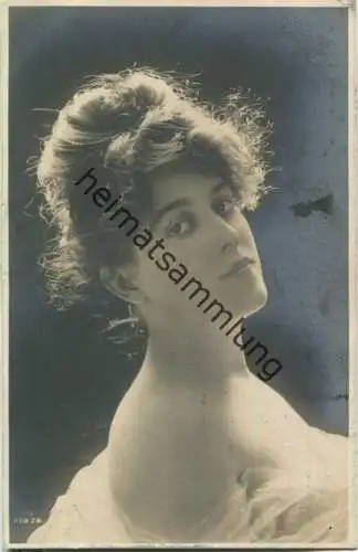 Junge Frau - Portrait - Foto-Ansichtskarte