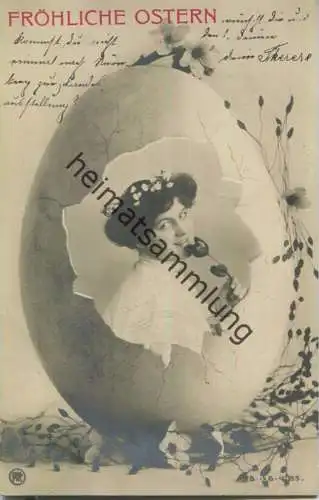 Fröhliche Ostern - Frau im Osterei - Künstler-Ansichtskarte