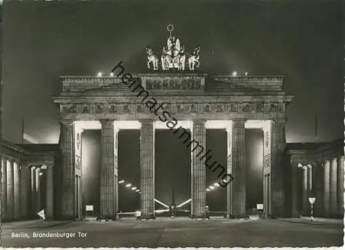 Berlin - Brandenburger Tor bei Nacht - Foto-Ansichtskarte - Verlag Kunst und Bild Berlin
