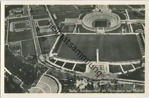 Berlin - Reichssportfeld mit Glockenturm und Maifeld - Luftaufnahme - Foto-Ansichtskarte