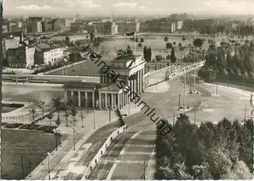 Berlin - Brandenburger Tor mit Grenzmauer - Foto-Ansichtskarte