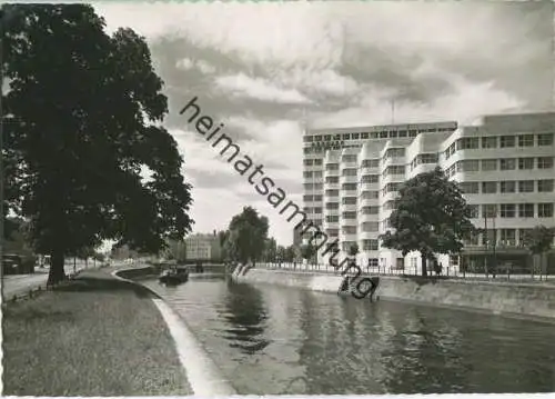 Berlin - Bewag-Haus und Landwehrkanal - Foto-Ansichtskarte 50er Jahre
