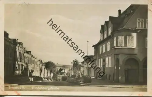 Treuen - Hindenburgstrasse - Foto-AK - Verlag Löffler & Co. Greiz