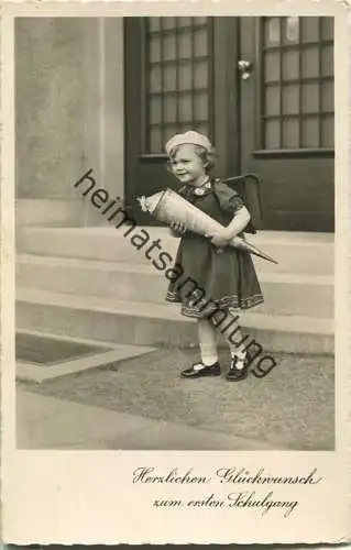 Erster Schulgang - Mädchen mit Schultüte - Foto-Ansichtskarte