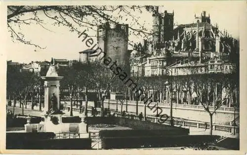 Narbonne - Le Monument et la Cathedrale