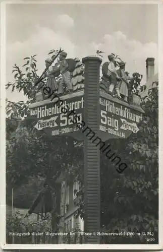Titisee - Holzgeschnitzter Wegweiser - Foto-Ansichtskarte