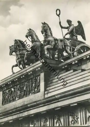 Berlin - die Quadriga - der Triumph des Friedens - Foto-AK Großformat 1958 - VEB Volkskunstverlag Reichenbach