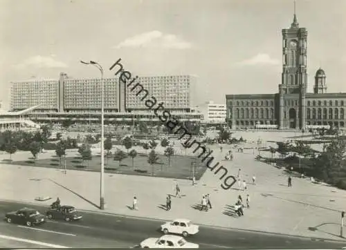 Berlin - Platz vor dem Rathaus - Foto-AK Grossformat 1973 - Planet-Verlag Berlin