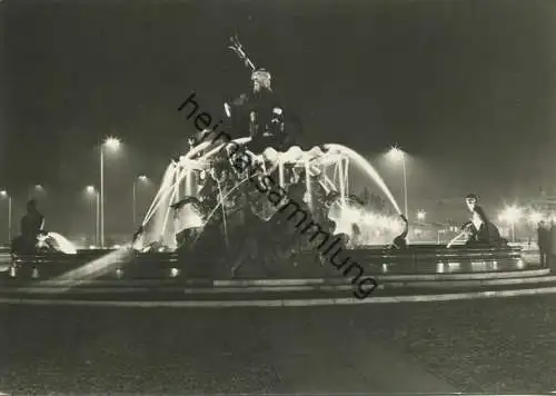 Berlin - Neptun-Brunnen bei Nacht - Foto-AK Grossformat 1969 - Verlag H. Sander KG Berlin