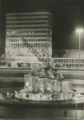 Berlin - Haus des Lehrers mit Brunnen vom Alexanderplatz - Foto-AK Großformat 1973 - Planet-Verlag Berlin