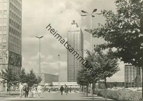 Berlin - Blick zum Interhotel Stadt-Berlin am Alexanderplatz - Foto-AK Großformat 1971 - Verlag VEB Bild und Heimat Reic