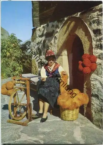 Fileuse aux Hauderes - Val d'Herens - Ansichtskarte Großformat