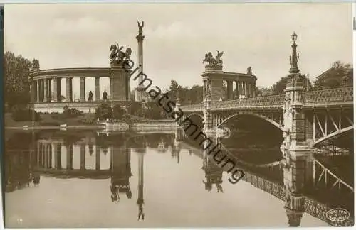 Budapest - Millenium Denkmal im Stadtwäldchen - Foto-Ansichtskarte