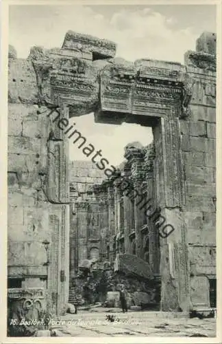 Libanon - Baalbek - Porte du Temple de Bacchus - Wakim Awad Baalbek (Liban)