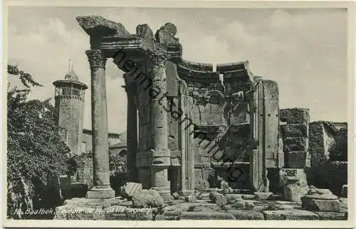 Libanon - Baalbek - Temple de Venus (la facade) - Wakim Awad et Wadhi Salame Baalbek-Liban