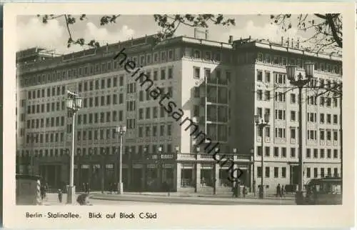 Berlin-Mitte - Stalinallee - Block C Süd - Foto-Ansichtskarte 1953 - VEB Volkskunstverlag Reichenbach i.V.