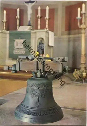 Berlin - St. Peter und Paul auf Nikolskoe - Kleinste Glocke aus dem Geläut der alten Kaiser-Wilhelm-Gedächtniskirche - A