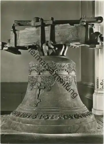 Berlin - St. Peter und Paul auf Nikolskoe - Kleinste Glocke aus dem Geläut der alten Kaiser-Wilhelm-Gedächtniskirche - F