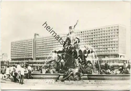 Berlin - Neptunbrunnen und Rathauspassage - Foto-AK Grossformat - Planet-Verlag Berlin gel.