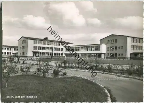 Berlin - Britz - Einsteinschule - Foto-Ansichtskarte