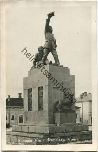 Vaasa - Suomen Vapaudenpatsas - Kriegerdenkmal - Rautakauppa Osakeyhtlo Teräs - Foto - Keine AK-Einteilung