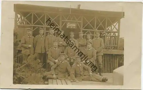 Soldatengruppe - Schreibstube - Foto-AK - Rückseite beschrieben