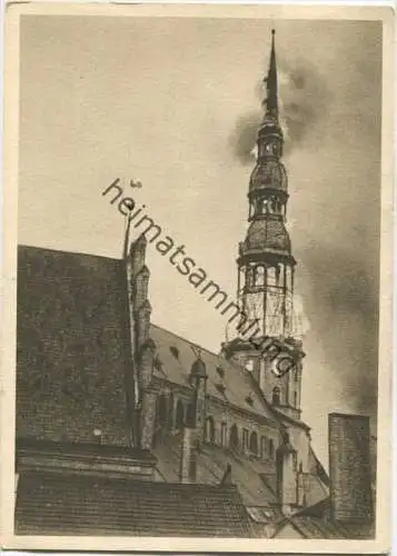 Riga - Die St. Petri-Kirche brennt - Degosais Peterbaznicas tornis - AK-Grossformat 40er Jahre