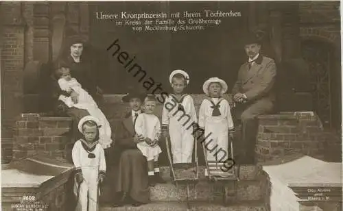 Unsere Kronprinzessin mit ihrem Töchterchen im Kreise der Familie des Großherzoges von Mecklenburg-Schwerin