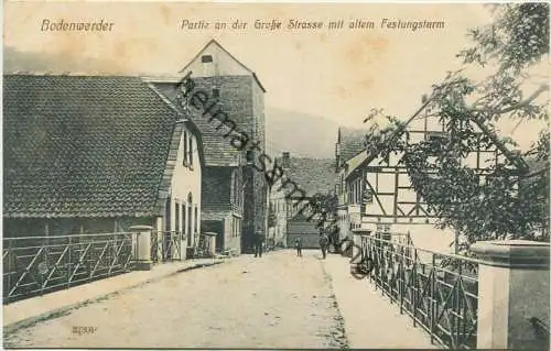 Bodenwerder - Partie an der Grosse Strasse mit altem Festungsturm - Verlag Wilh. Pigge Bodenwerder