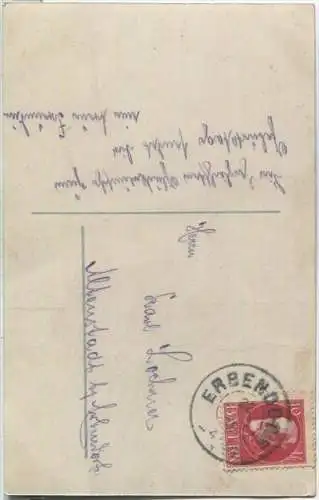 Herzlichen Glückwunsch zum Geburtstag - zwei Mädchen unter einer Birke