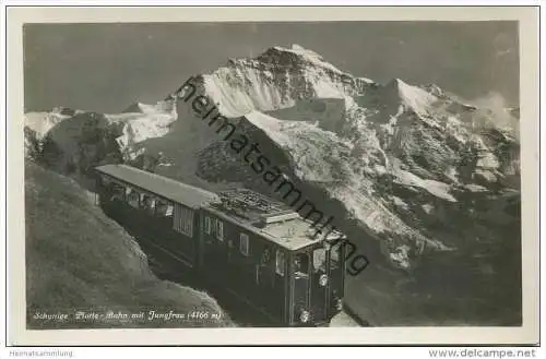 Schynige Platte - Bahn mit Jungfrau - Foto-AK