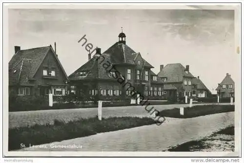 St. Laurens - Gemeentehuis - Foto-AK 1950
