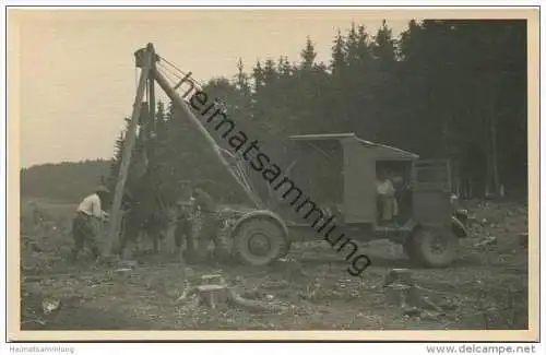 Waldarbeiter Fahrzeug - Baumwurzeln entfernen - Photo Kugler Fürstenfeldbruck - keine AK-Einteilung