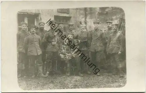 Beste Grüße aus Frankreich - Soldatengruppe mit Kindern - Rückseite beschrieben