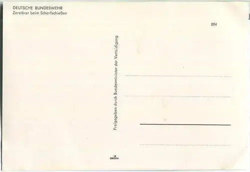 Deutsche Bundeswehr - Zerstörer beim Scharfschießen