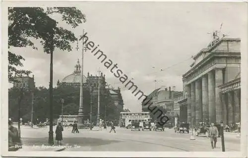 Berlin-Mitte - Brandenburger Tor - Foto-AK - Verlag J. Conrad Junga Berlin-Steglitz gel. 1946