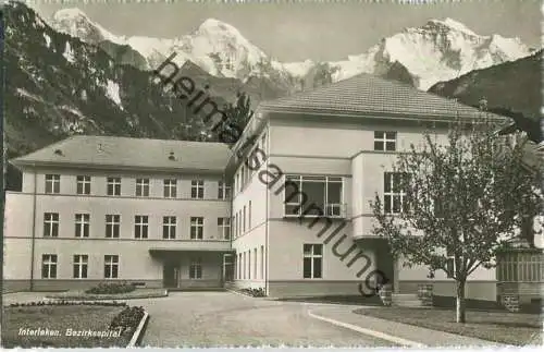 Interlaken - Bezirksspital - Foto-Ansichtskarte - Verlag Gabler Interlaken ca. 1940