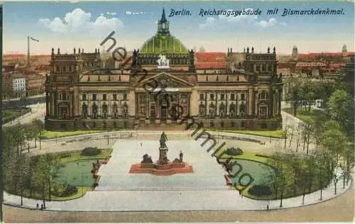Berlin - Reichstagsgebäude mit Bismarckdenkmal