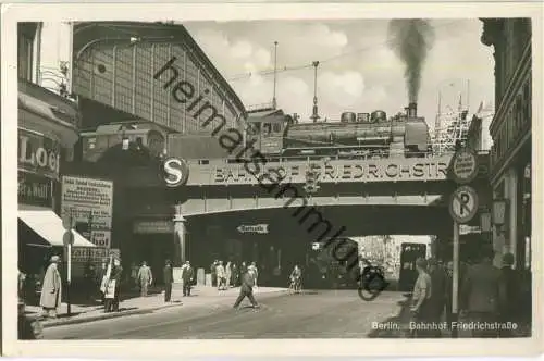 Berlin - Bahnhof Friedrichstrasse - Lok 38 2130 - Foto-Ansichtskarte