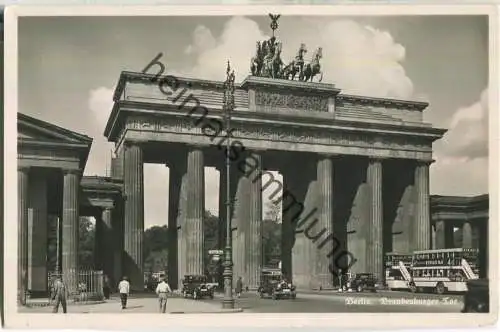 Berlin - Brandenburger Tor - Foto-Ansichtskarte - Verlag Mettke Berlin